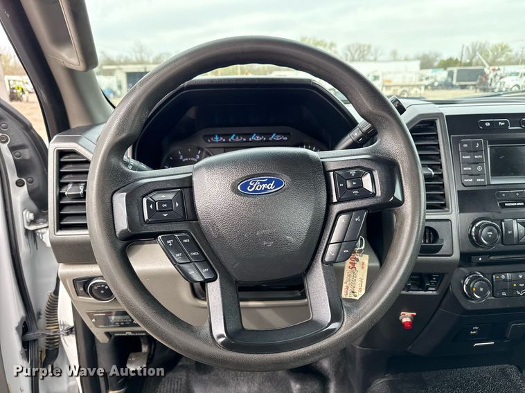 image for item EG5682 2018 Ford F550 Super Duty truck cab and chassis