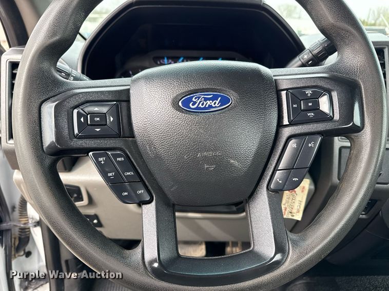 image for item EG5682 2018 Ford F550 Super Duty truck cab and chassis