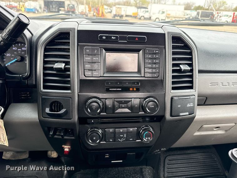 image for item EG5682 2018 Ford F550 Super Duty truck cab and chassis