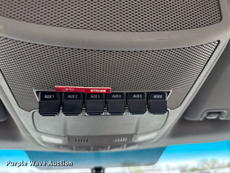 image for item EG5682 2018 Ford F550 Super Duty truck cab and chassis