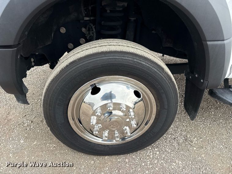 image for item EG5682 2018 Ford F550 Super Duty truck cab and chassis