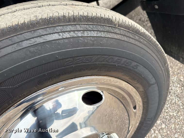 image for item EG5682 2018 Ford F550 Super Duty truck cab and chassis