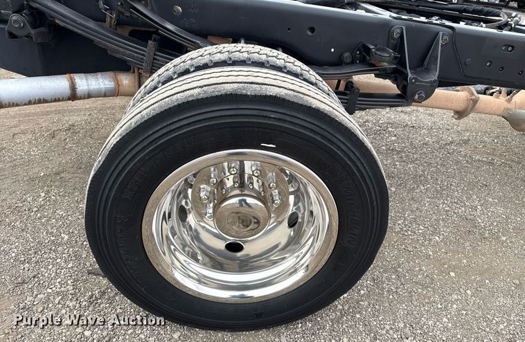 image for item EG5682 2018 Ford F550 Super Duty truck cab and chassis