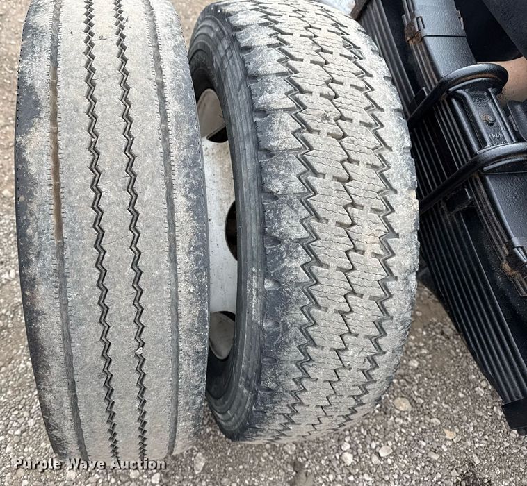 image for item EG5682 2018 Ford F550 Super Duty truck cab and chassis