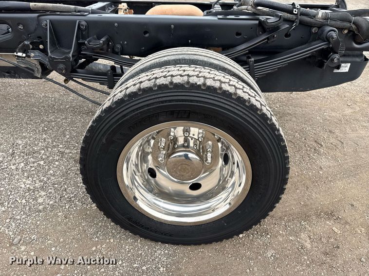 image for item EG5682 2018 Ford F550 Super Duty truck cab and chassis