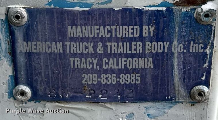 image for item EG5685 2000 Freightliner FL70 utility / service truck