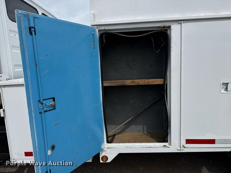 image for item EG5685 2000 Freightliner FL70 utility / service truck