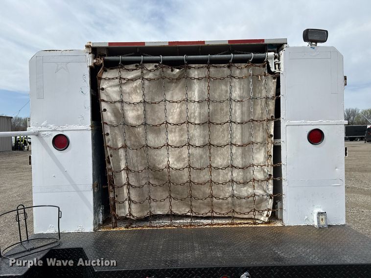 image for item EG5685 2000 Freightliner FL70 utility / service truck