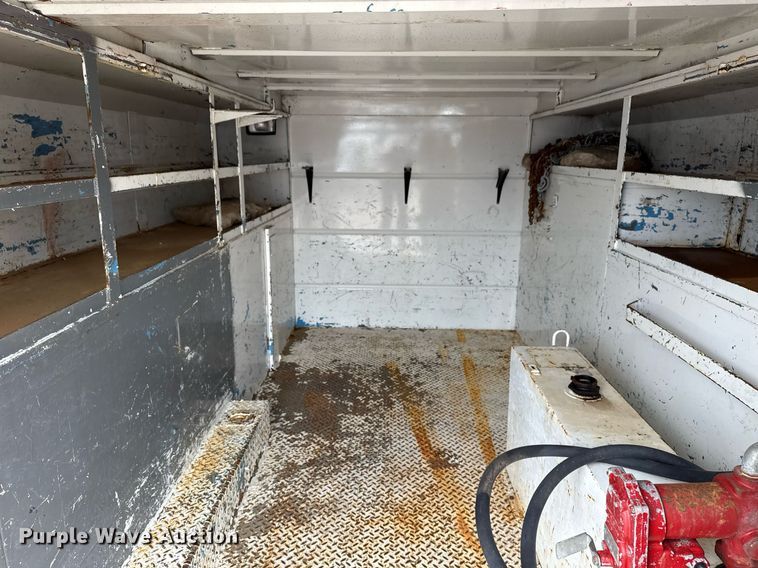 image for item EG5685 2000 Freightliner FL70 utility / service truck