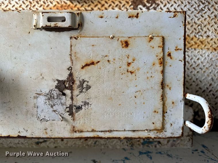 image for item EG5685 2000 Freightliner FL70 utility / service truck