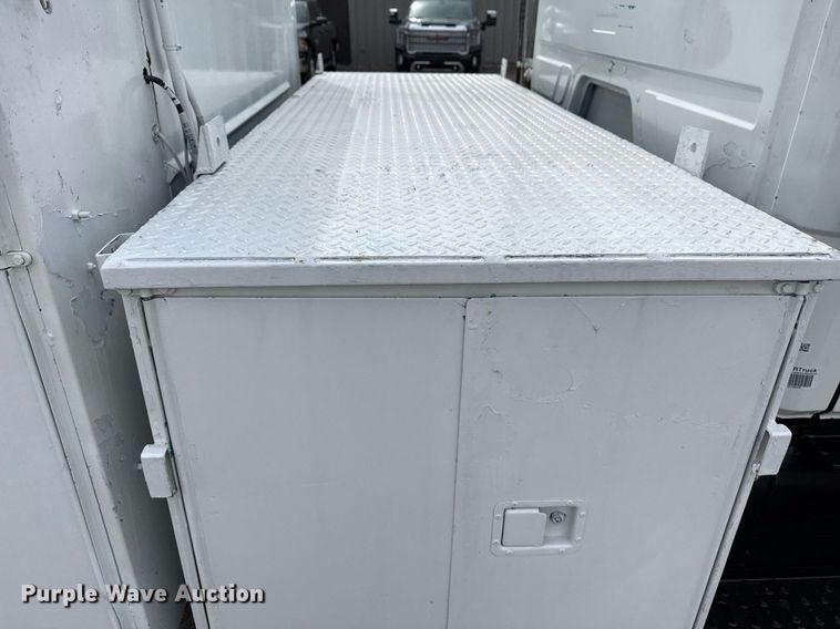 image for item EG5685 2000 Freightliner FL70 utility / service truck