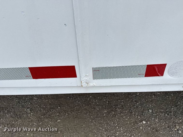 image for item EG5685 2000 Freightliner FL70 utility / service truck