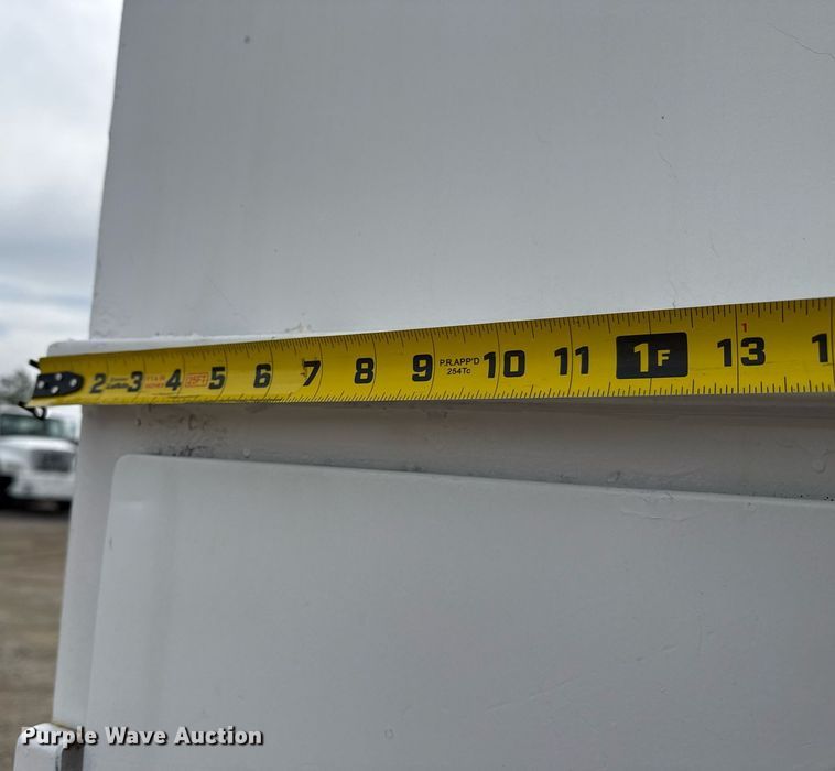 image for item EG5685 2000 Freightliner FL70 utility / service truck