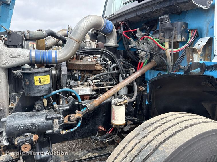 image for item EG5685 2000 Freightliner FL70 utility / service truck