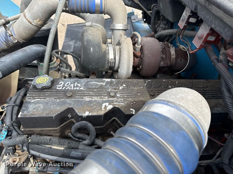 image for item EG5685 2000 Freightliner FL70 utility / service truck