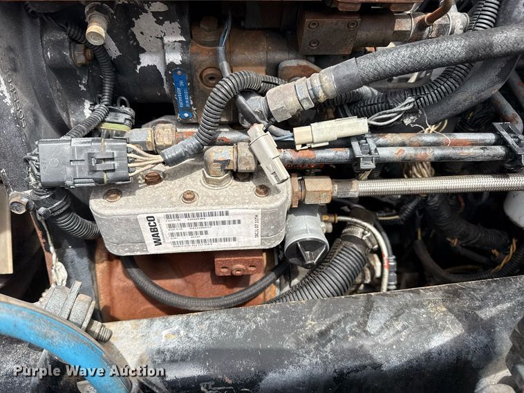 image for item EG5685 2000 Freightliner FL70 utility / service truck