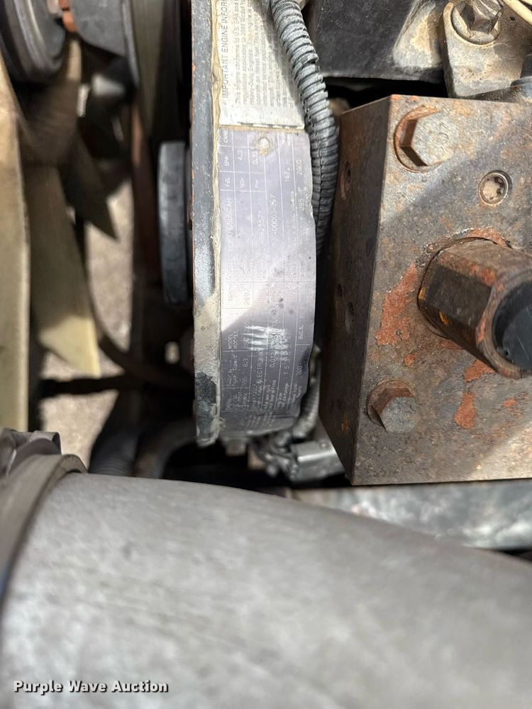 image for item EG5685 2000 Freightliner FL70 utility / service truck