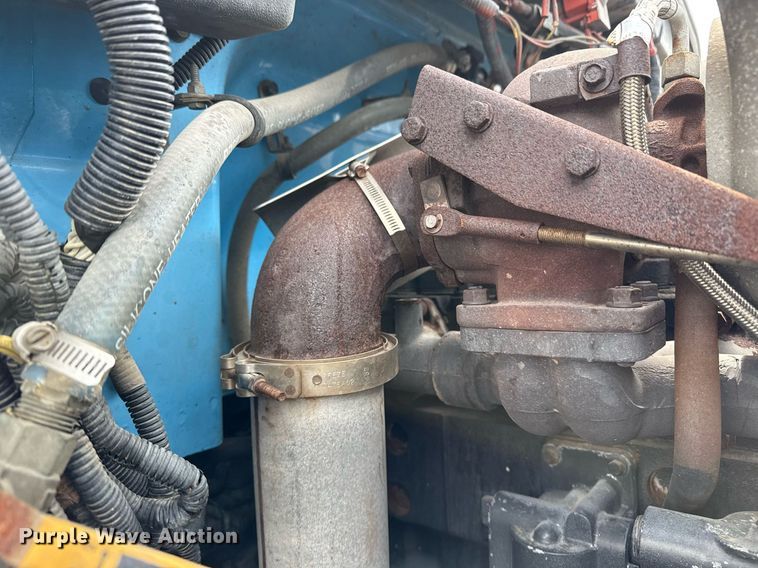 image for item EG5685 2000 Freightliner FL70 utility / service truck