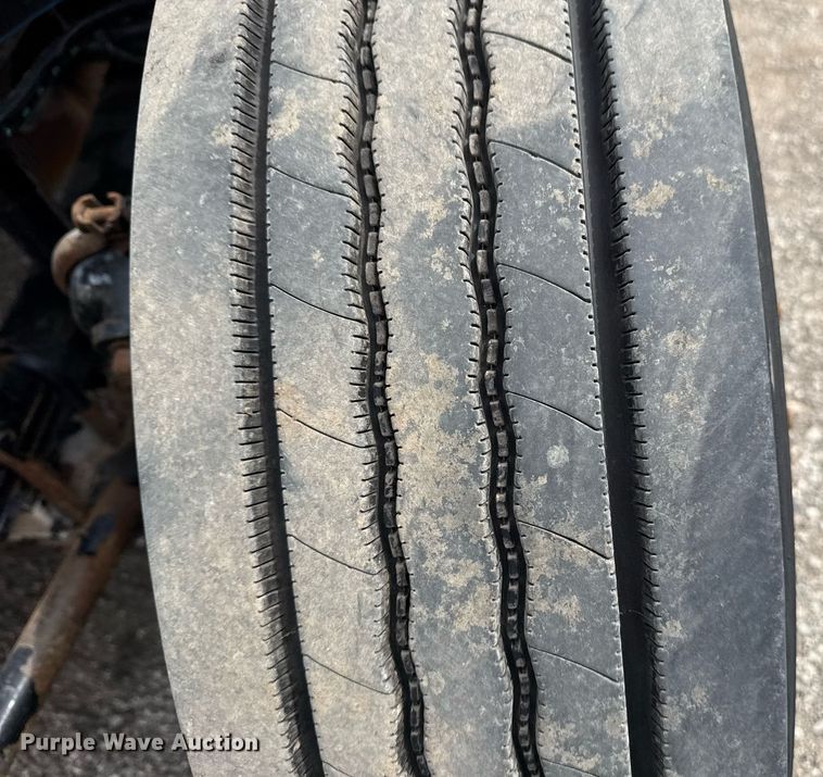 image for item EG5685 2000 Freightliner FL70 utility / service truck