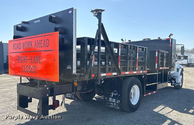 image for item EG5690 2011 International 4300 flatbed truck