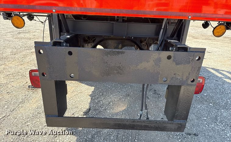 image for item EG5690 2011 International 4300 flatbed truck