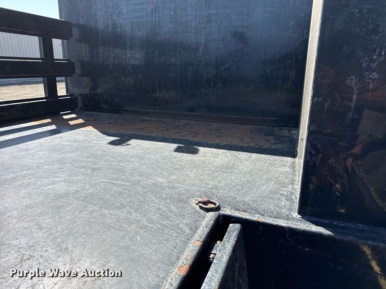 image for item EG5690 2011 International 4300 flatbed truck