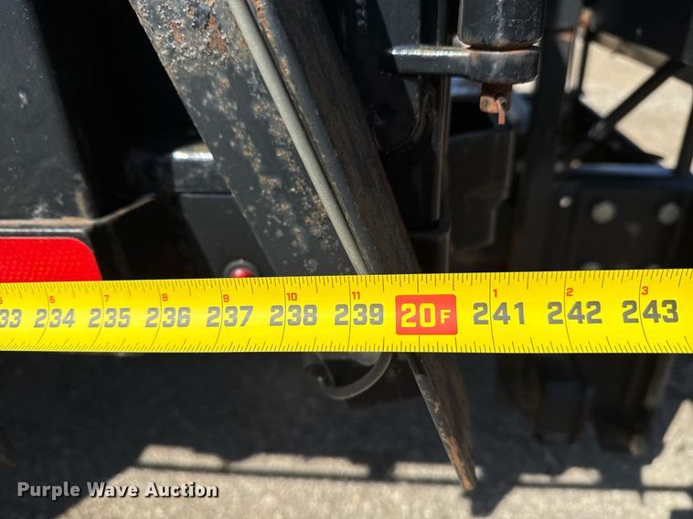 image for item EG5690 2011 International 4300 flatbed truck