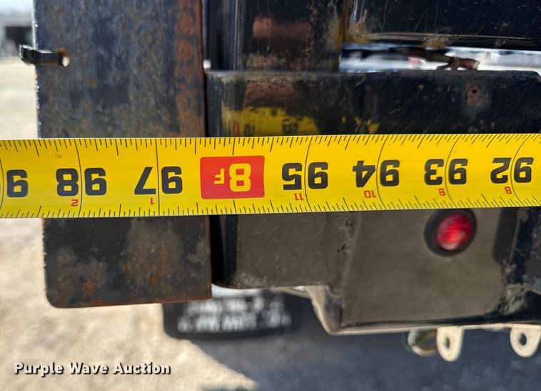 image for item EG5690 2011 International 4300 flatbed truck