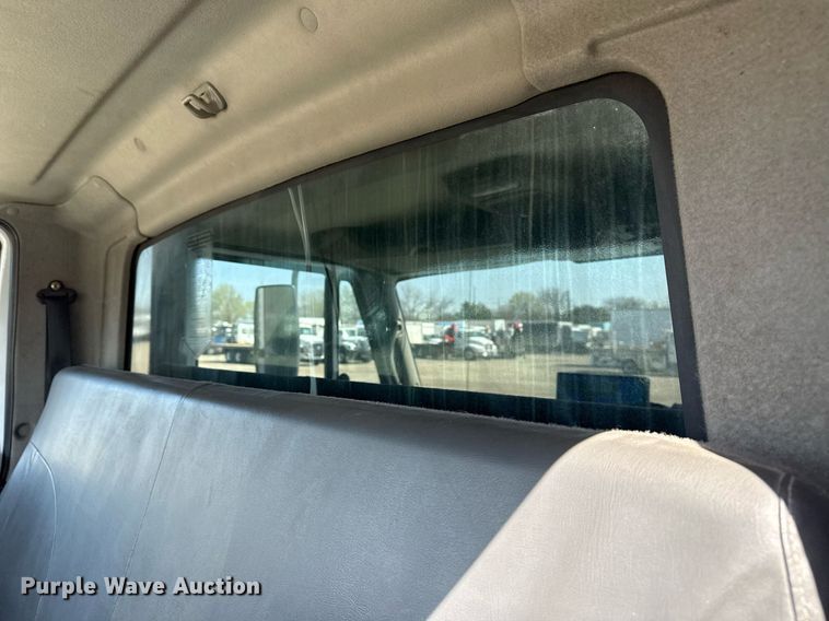 image for item EG5690 2011 International 4300 flatbed truck