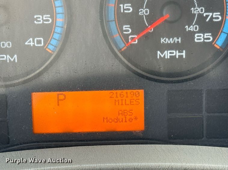 image for item EG5690 2011 International 4300 flatbed truck