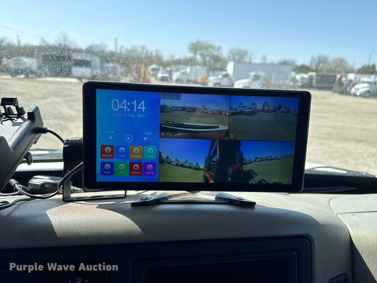 image for item EG5690 2011 International 4300 flatbed truck