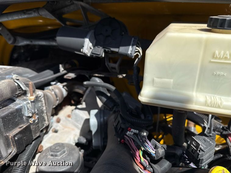 image for item EG5690 2011 International 4300 flatbed truck