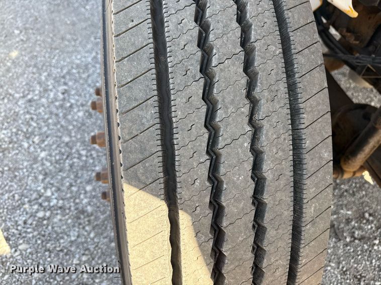 image for item EG5690 2011 International 4300 flatbed truck