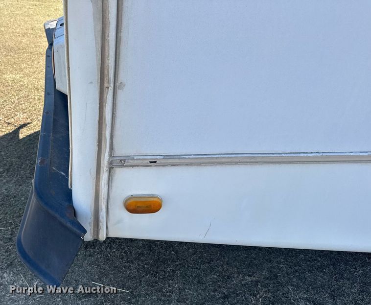 image for item EG6262 1995 Ford E350 shuttle bus