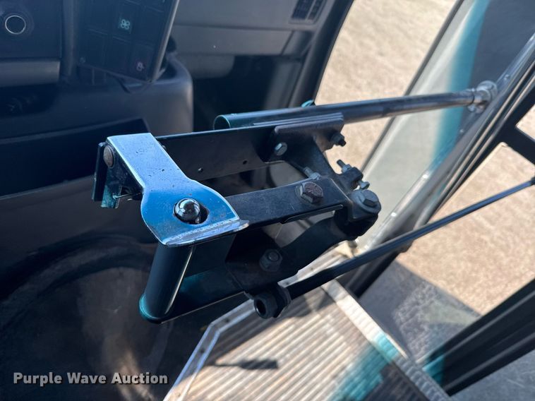 image for item EG6262 1995 Ford E350 shuttle bus