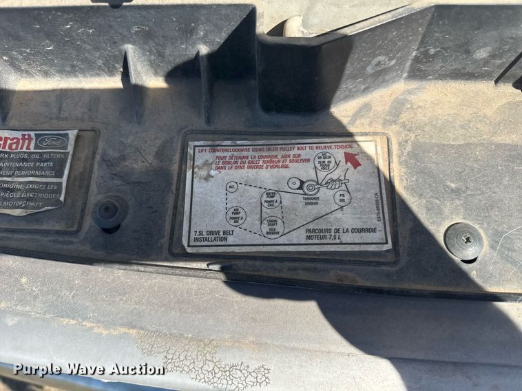 image for item EG6262 1995 Ford E350 shuttle bus