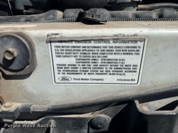 image for item EG6262 1995 Ford E350 shuttle bus