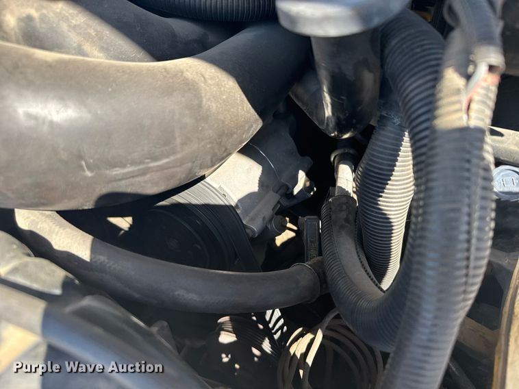 image for item EG6262 1995 Ford E350 shuttle bus