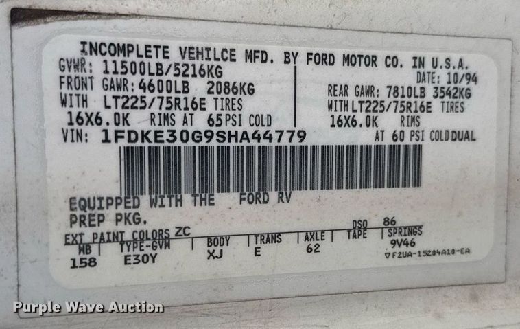 image for item EG6262 1995 Ford E350 shuttle bus