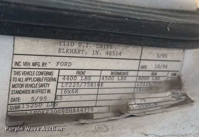 image for item EG6262 1995 Ford E350 shuttle bus