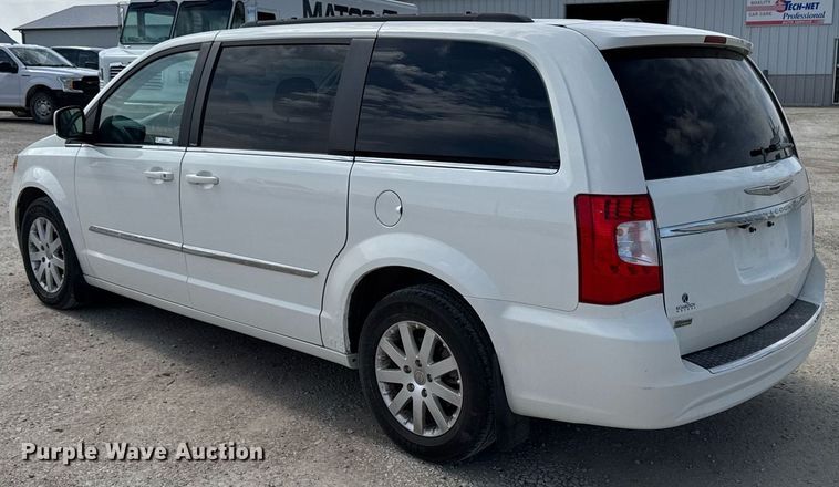 image for item EG7107 2013 Chrysler Town & Country van