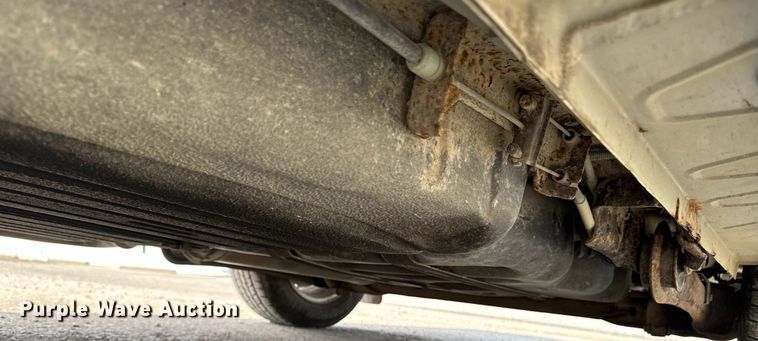 image for item EG7107 2013 Chrysler Town & Country van