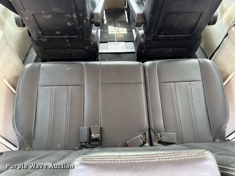 image for item EG7107 2013 Chrysler Town & Country van