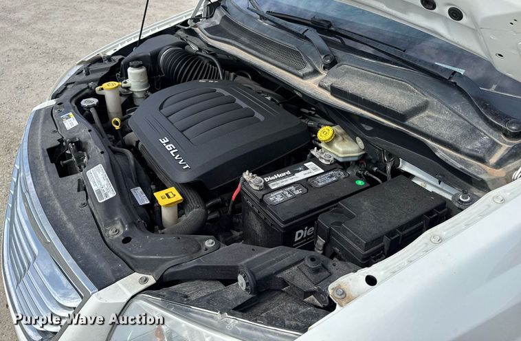 image for item EG7107 2013 Chrysler Town & Country van