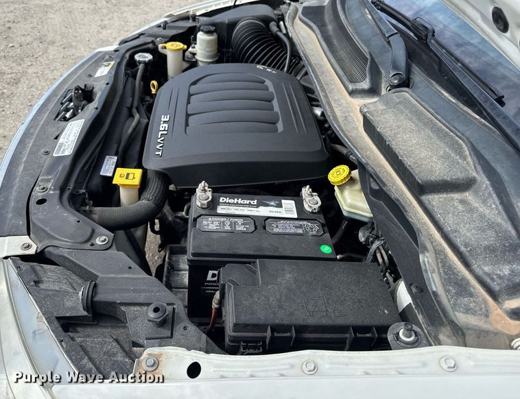 image for item EG7107 2013 Chrysler Town & Country van