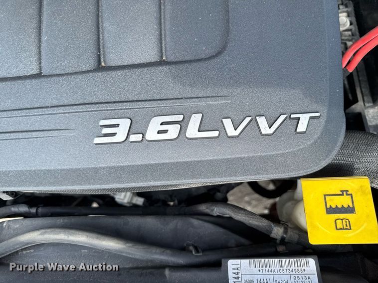 image for item EG7107 2013 Chrysler Town & Country van