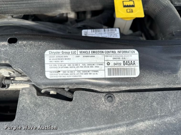 image for item EG7107 2013 Chrysler Town & Country van