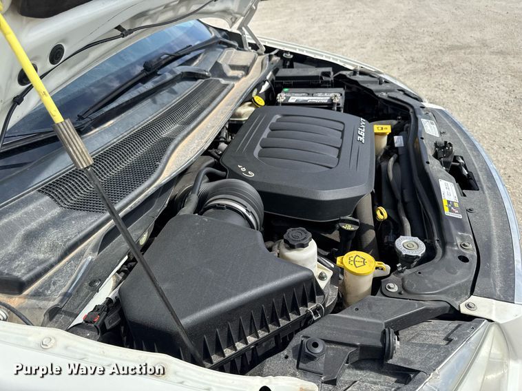 image for item EG7107 2013 Chrysler Town & Country van