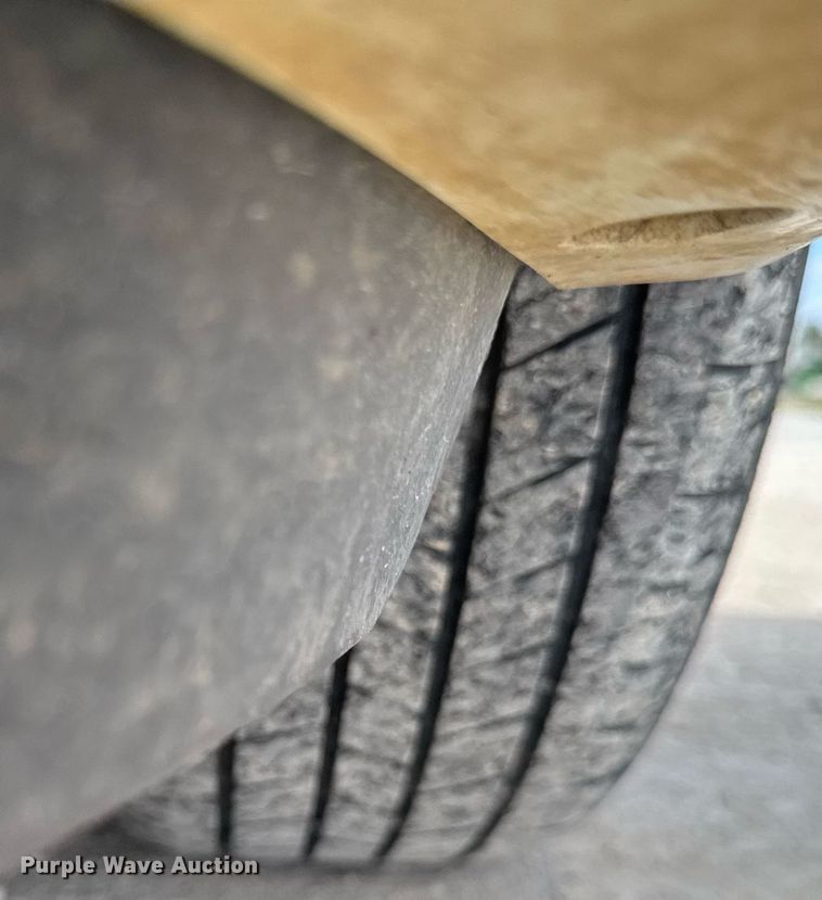 image for item EG7107 2013 Chrysler Town & Country van