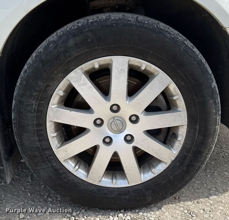 image for item EG7107 2013 Chrysler Town & Country van